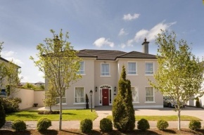 Rathmiles Ave. Killenard - Large Double Bedroom