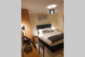 private-ensuite-room Limerick city stay
